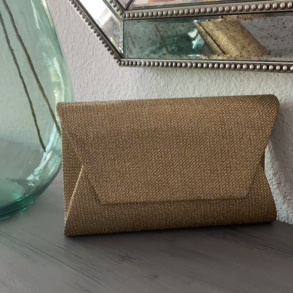 New  golden clutch - Picture 4 of 6